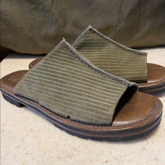 Cole Haan Suede Top Seam Corduroy Look Olive Green Women Size 7.5 Preowned USED - Picture 4 of 9